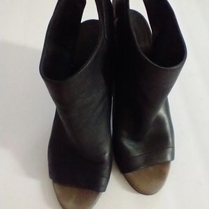 Vince heels size 8